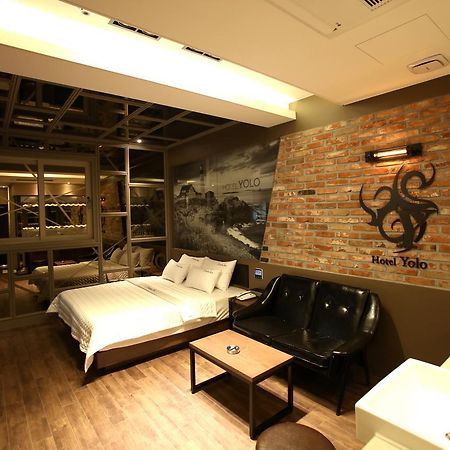 Hotel Yolo Chongnae-dong Exterior foto